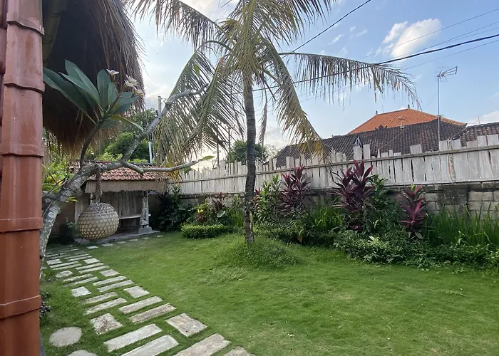 Umah Suta Sari *